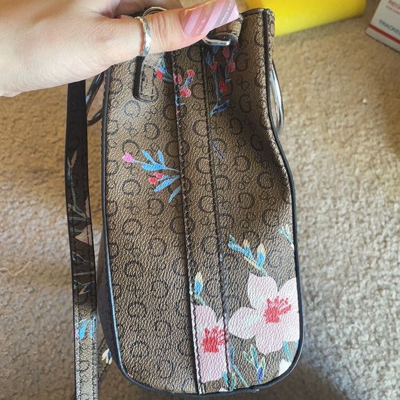 GUESS bag - Picture 4 of 6